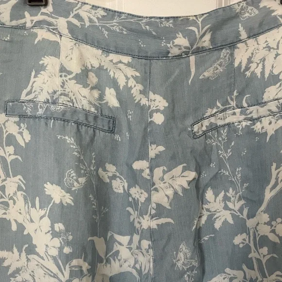 Blue and White flowy pants - Picture 5 of 7